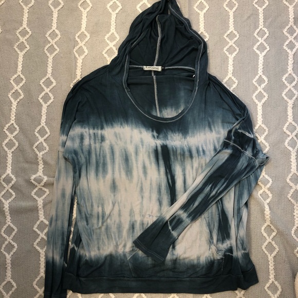 Blue Tie Dye pullover - Picture 3 of 4